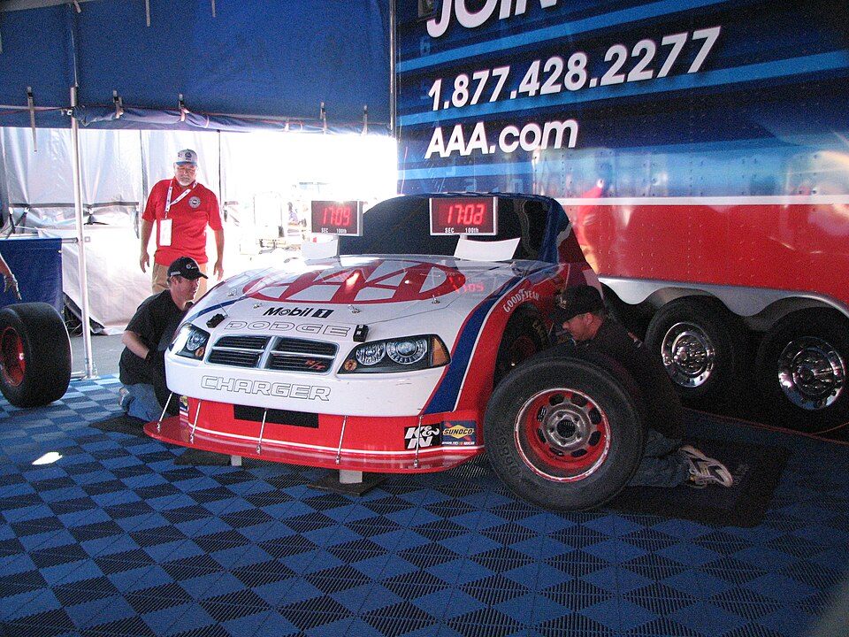 Illustration: Achieving Sub-10-Second Pit Stops: Techniques and Timing