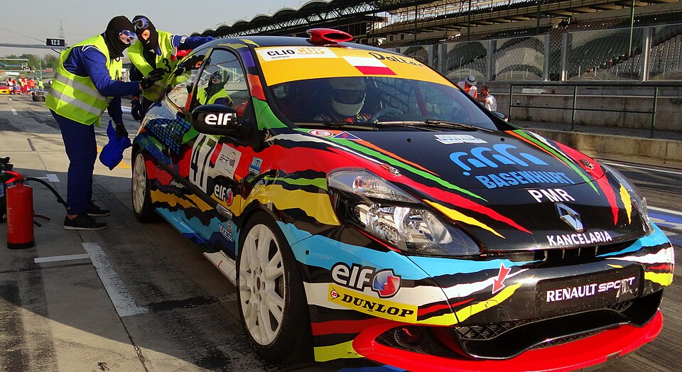 Illustration: Balancing Maximum Speed with Minimum Pit Stops