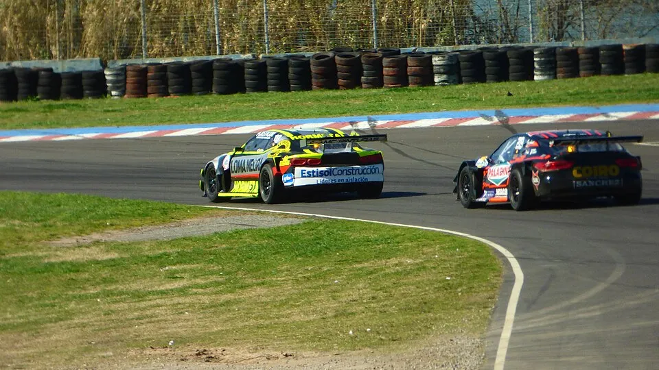 Illustration: How Do You Defend Positions Effectively in 2026 Racing? Illustration: How Do You Defend Positions Effectively in 2026 Racing?