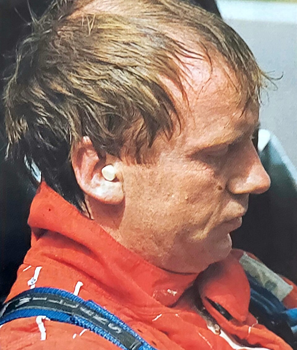 Illustration: How Do You Obtain an ARDS Licence in the UK?