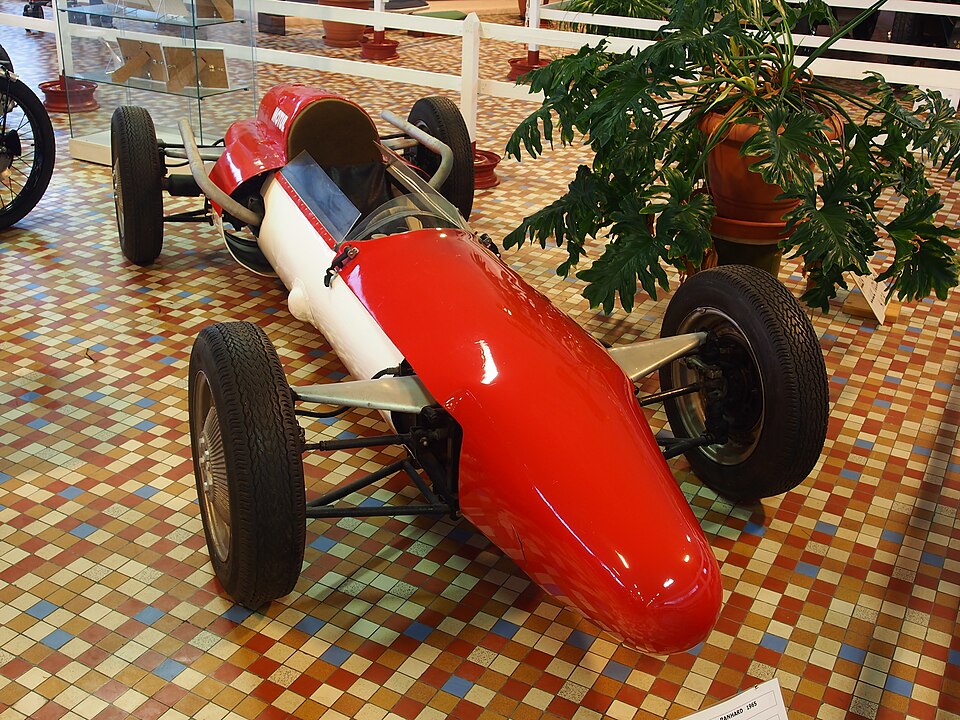 Illustration: How Does Airflow Management Prevent Overheating? Illustration: How Does Airflow Management Prevent Overheating?