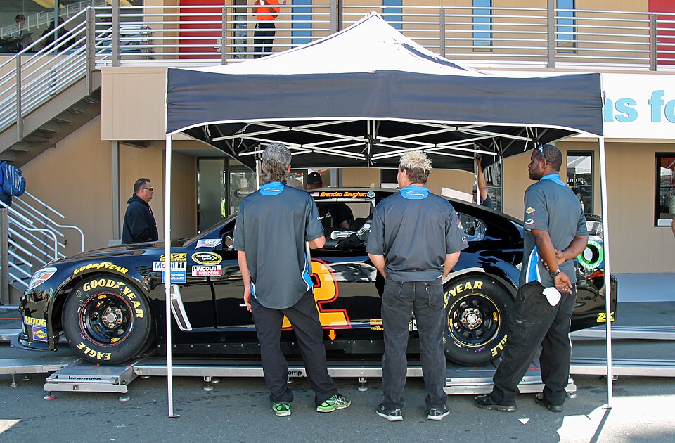 Illustration: How Does the 90-Horsepower Increase Impact NASCAR Competition in 2026? Illustration: How Does the 90-Horsepower Increase Impact NASCAR Competition in 2026?