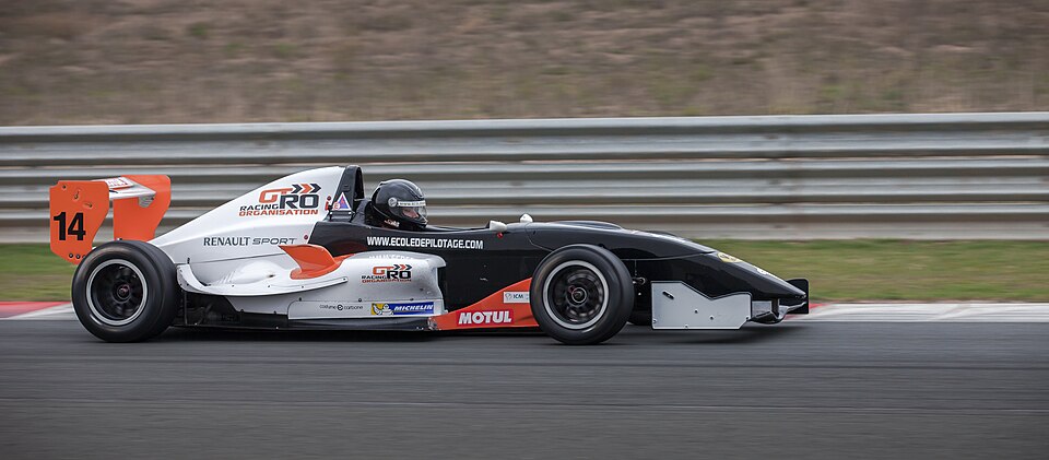 Illustration: How racing drivers progress from karting to professional racing