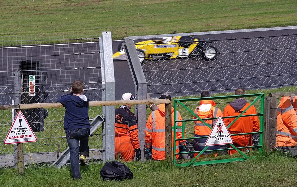 Illustration: How to Achieve 50% Cross-Weight for Balanced Handling?