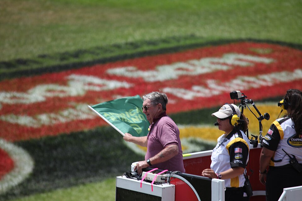 Illustration: NASCAR Restart Procedures and Rules Illustration: NASCAR Restart Procedures and Rules