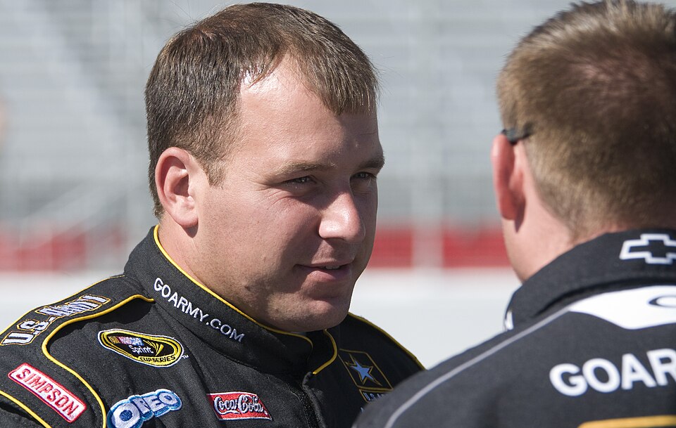 Illustration: Precision Driving Techniques for NASCAR Qualifying Perfection Illustration: Precision Driving Techniques for NASCAR Qualifying Perfection