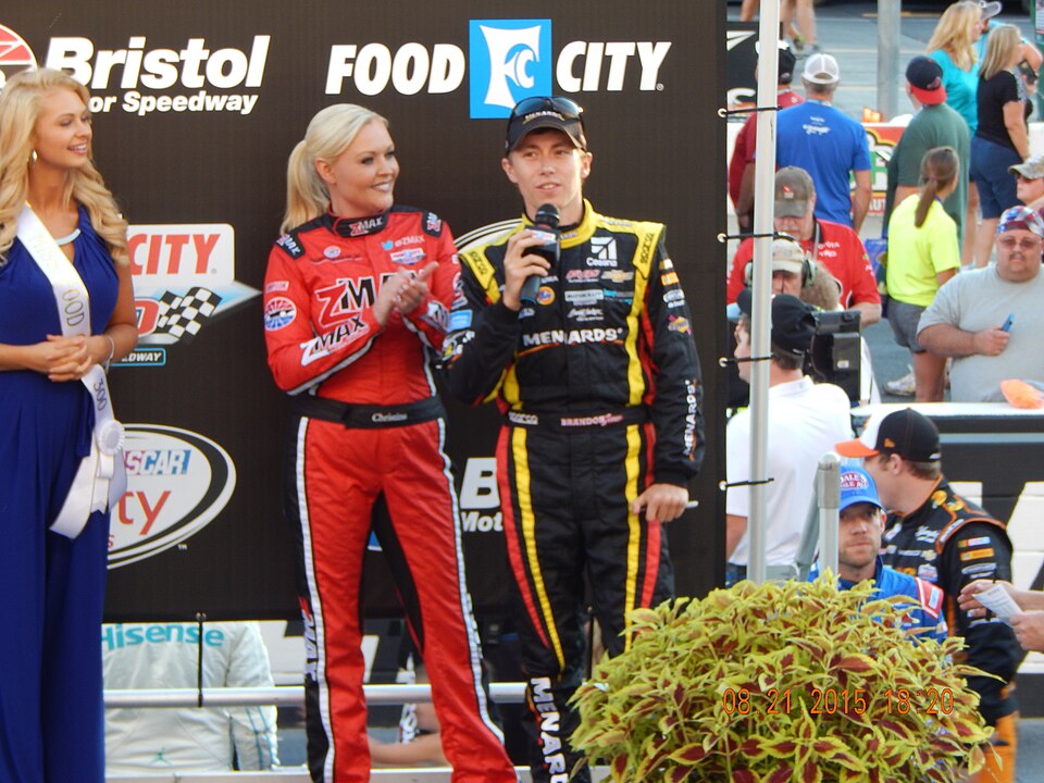 Illustration: Race-Day Nutrition Timing and Recovery Illustration: Race-Day Nutrition Timing and Recovery