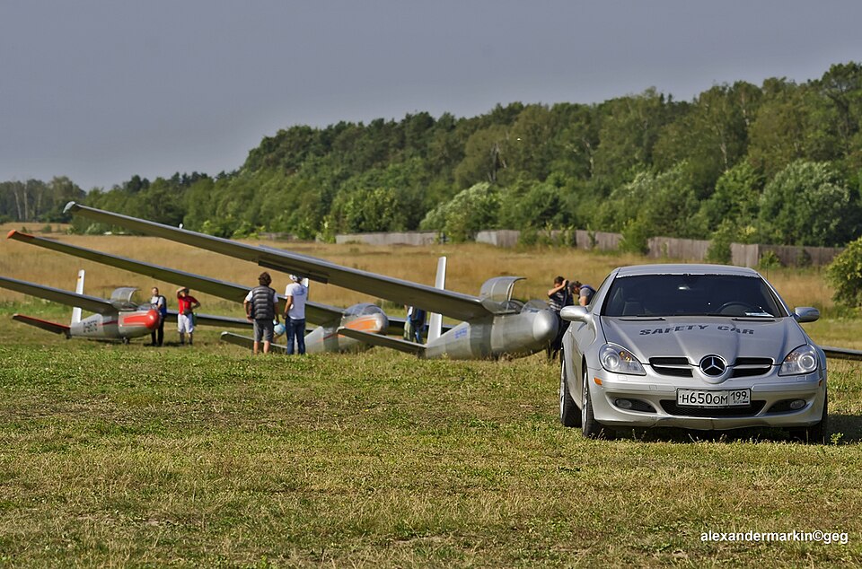 Illustration: Safety Car Deployment Rules and Signaling Procedures Illustration: Safety Car Deployment Rules and Signaling Procedures