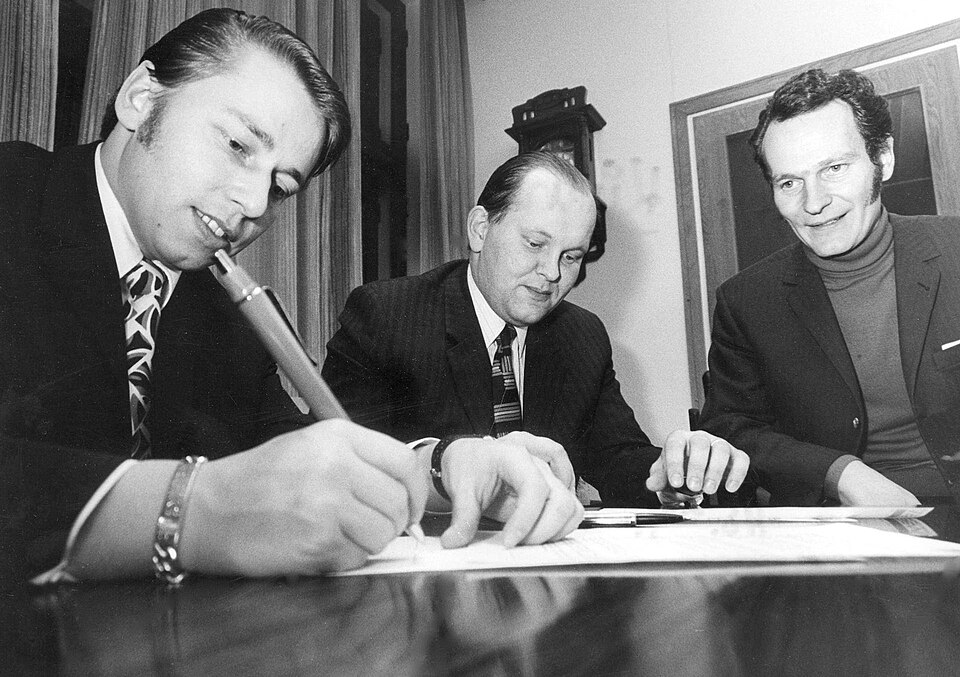 Illustration: What Performance Metrics Matter in 2026 Racing Contracts?